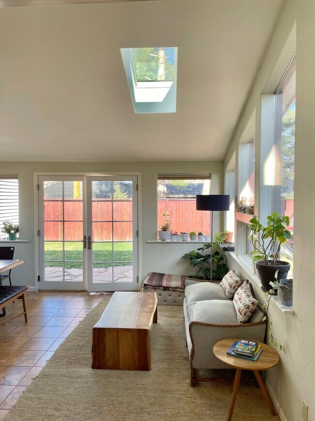 Building Photo - Must See Newly Remodeled North Boulder 5 bed/2.5 bath - Available August 7th!