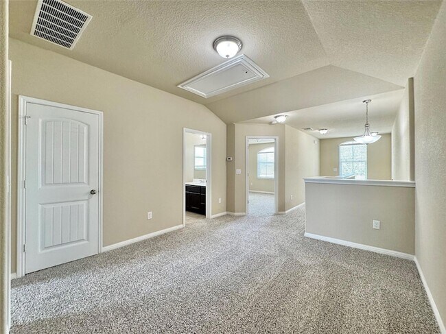 Building Photo - 401 Katmai Cir