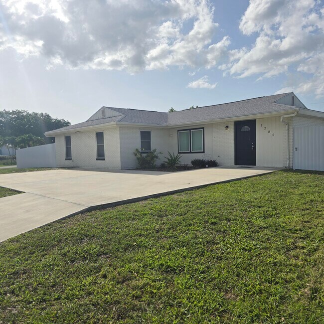Primary Photo - 1285 SE Port St Lucie Blvd