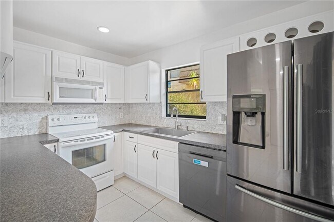 Building Photo - 12738 Wood Trail Blvd