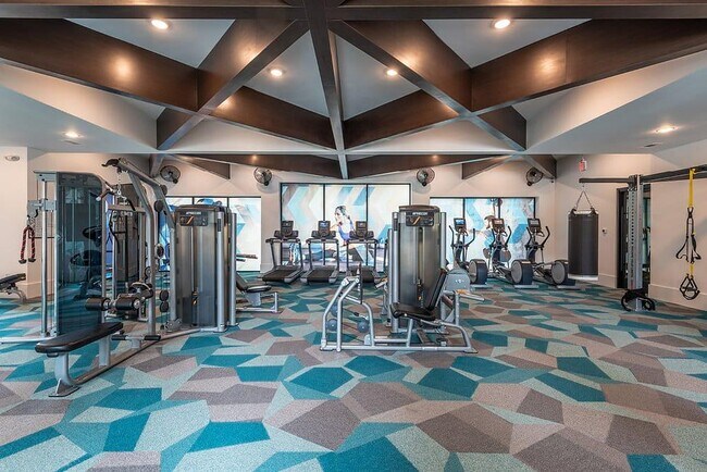 Building Photo - 6101 N Riverside Dr