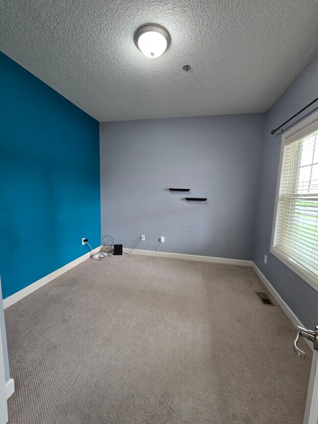 Building Photo - 16574 Elm Creek Ln