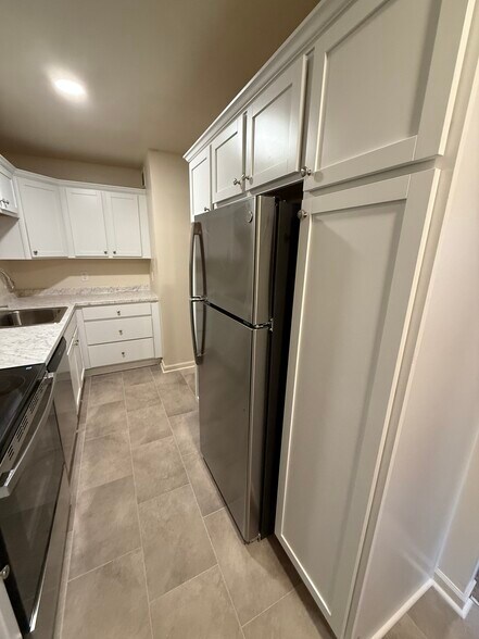 Building Photo - 586 Franklin St