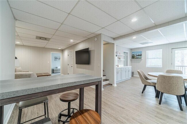 Building Photo - 691 Harbor Cove