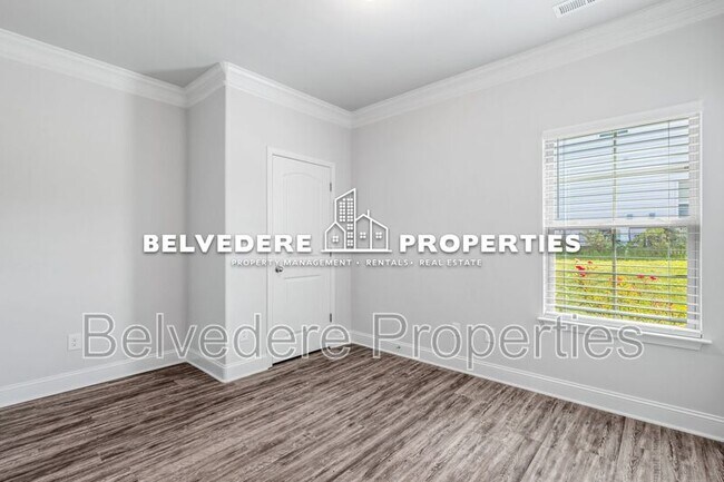 Building Photo - 5749 Marblehead Dr