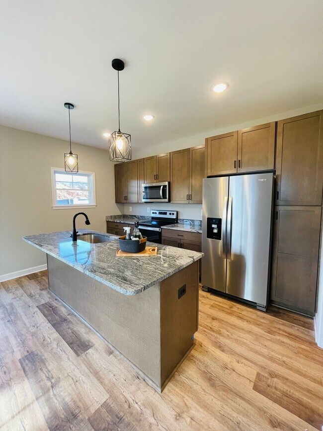 Building Photo - Brand New END UNIT Townhouse in Congers Creek