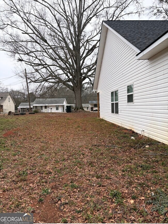 Building Photo - 121 Johnson St