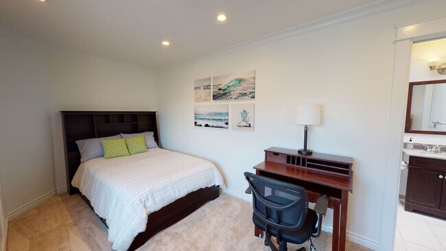 Building Photo - Spacious Unfurnished Home near Coronado's Schools available for Long Term Lease!