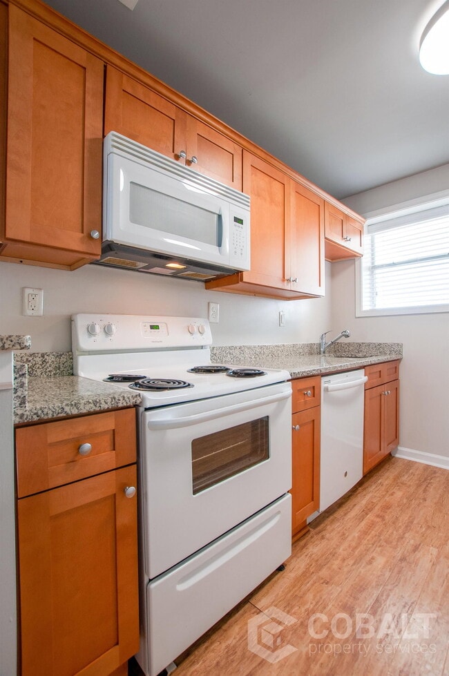 Building Photo - 271 Glen Iris Dr NE