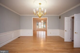 Building Photo - 9700 Grenadier Ct