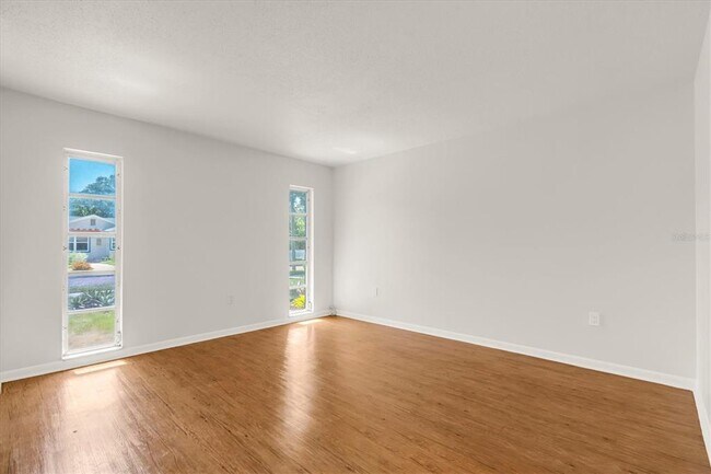Building Photo - 1720 53rd St S