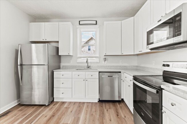 Building Photo - 436 Garfield Ave