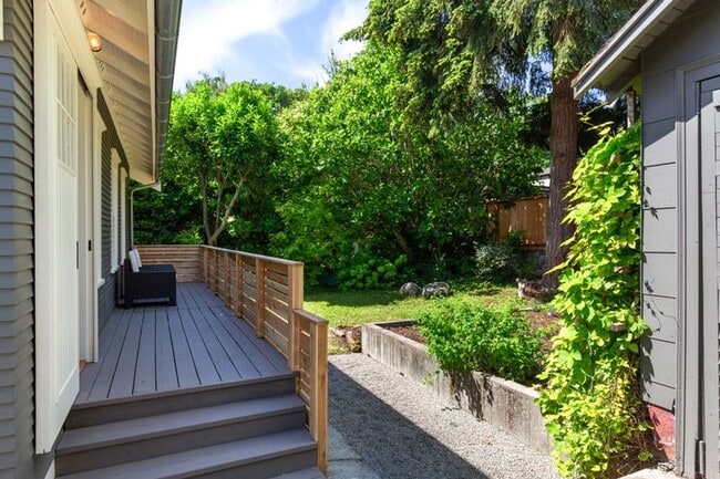 Building Photo - Beacon Hill Home