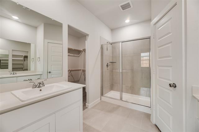 Building Photo - 506 Towerglen Dr