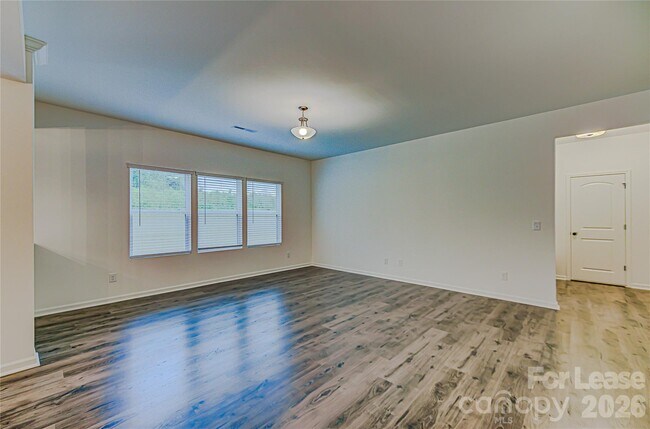 Building Photo - 4020 Beacon Ave