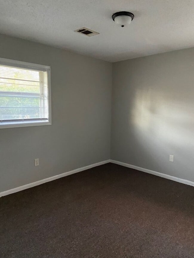 Building Photo - Gulfport 3 Bedroom