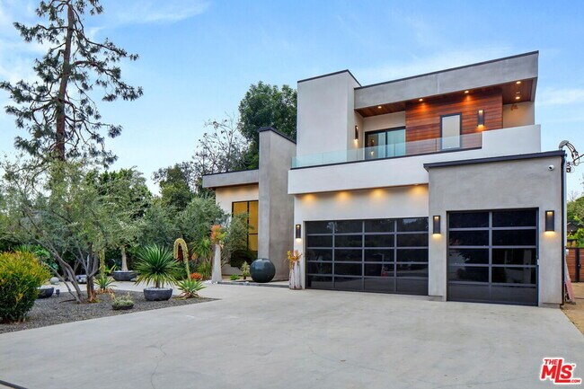 Primary Photo - 6029 Melvin Ave