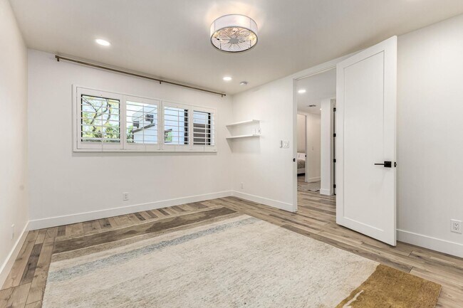 Building Photo - 9917 N 52nd St