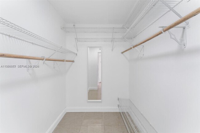 Building Photo - 17890 W Dixie Hwy