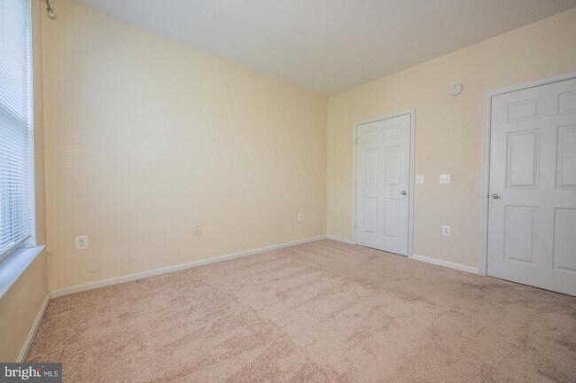 Building Photo - 2765 Centerboro Dr