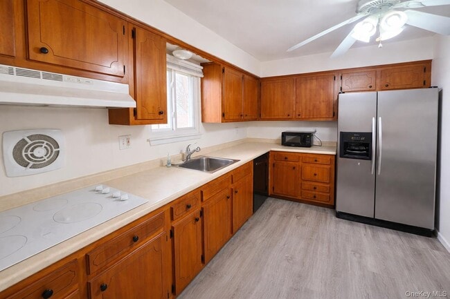 Building Photo - 14 Upland Dr