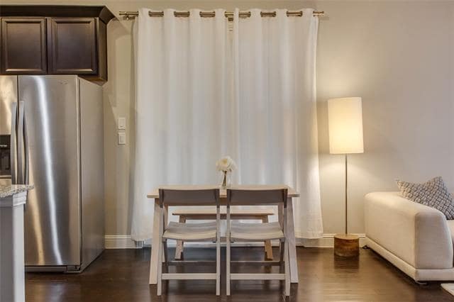 Building Photo - 612 Club Dr