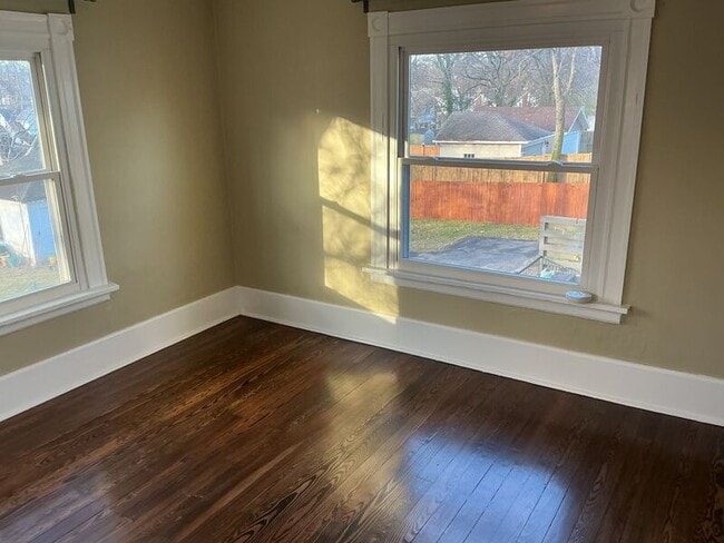 Building Photo - 2889 Markbreit Ave