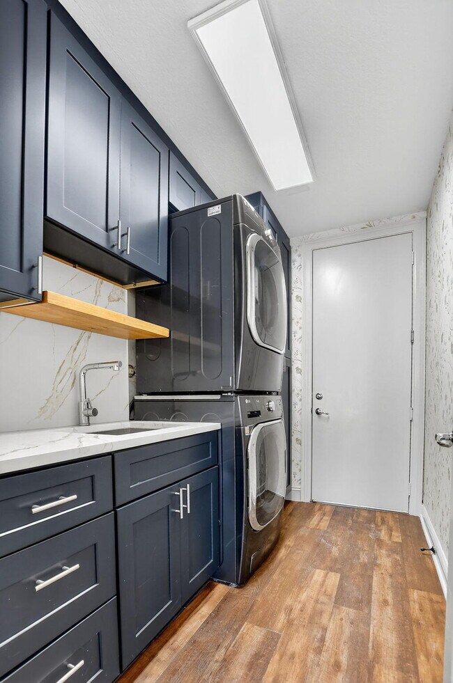 Building Photo - 9551 Barletta Winds Point
