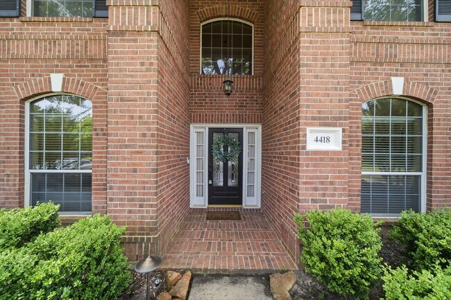 Building Photo - 4418 Ruttand Park Ln