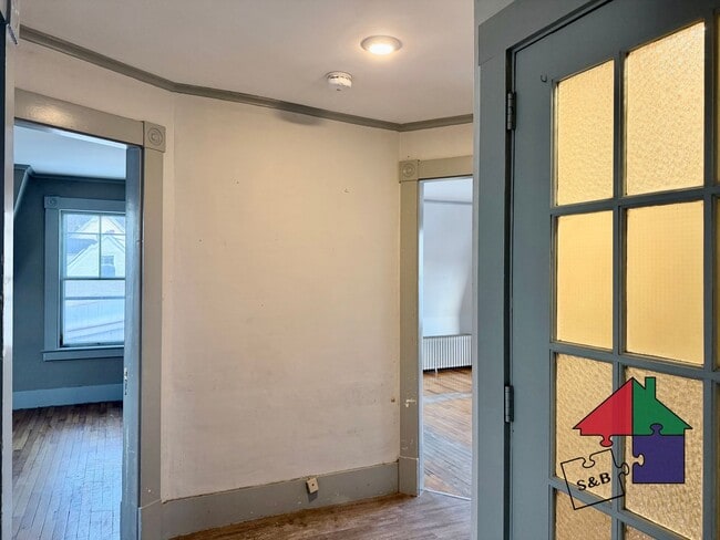 Building Photo - 3 Elmore St