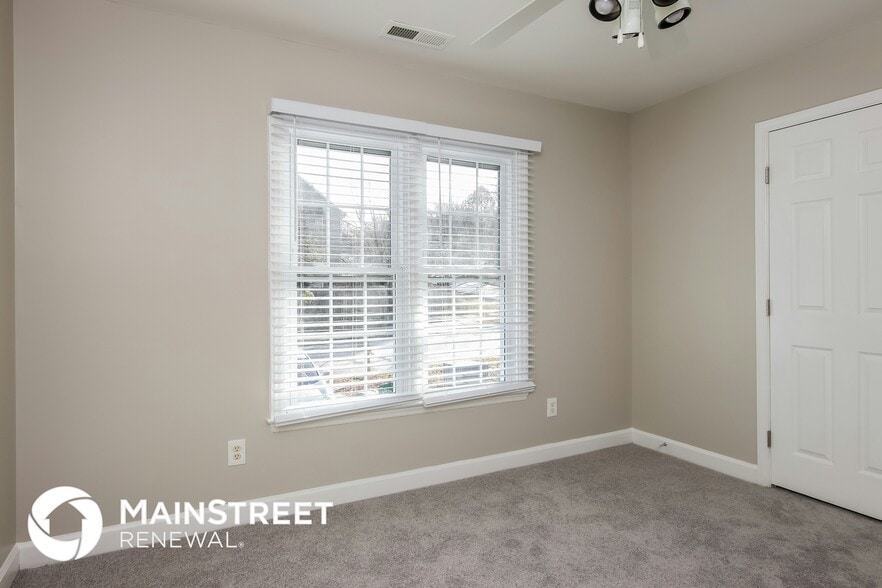 Building Photo - 808 Siena Dr