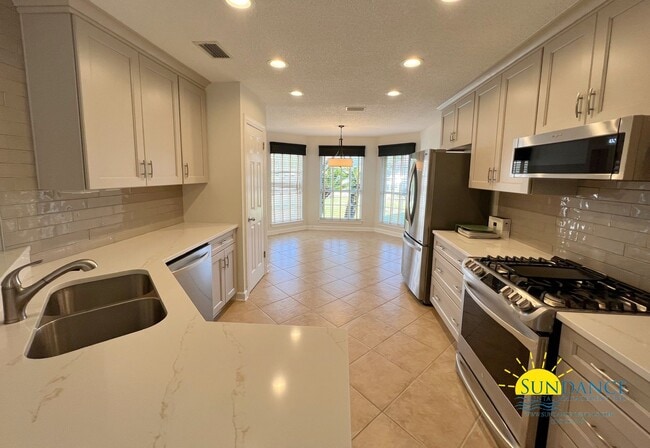 Building Photo - 451 Forest Glen Pl