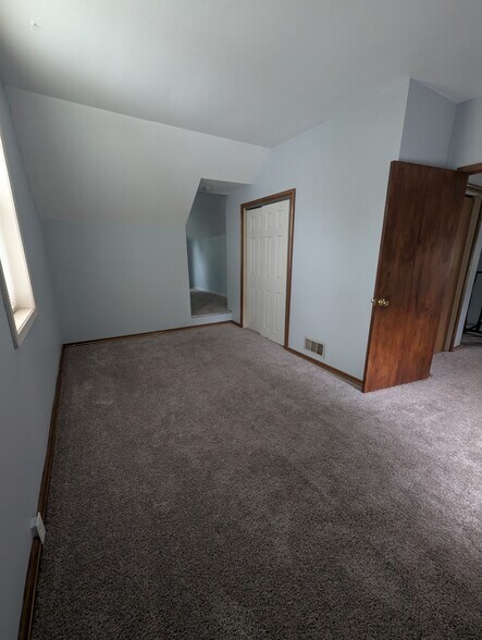 Upstairs bedroom/office - 6318 W Park Ave