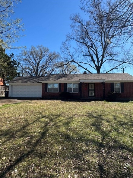 Building Photo - 4973 Greenway Rd