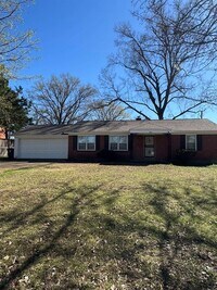 Building Photo - 4973 Greenway Rd