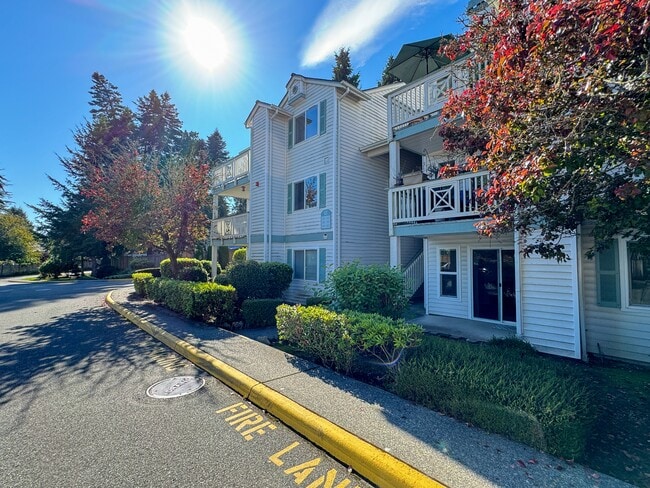 Building Photo - 9910 NE 137th St