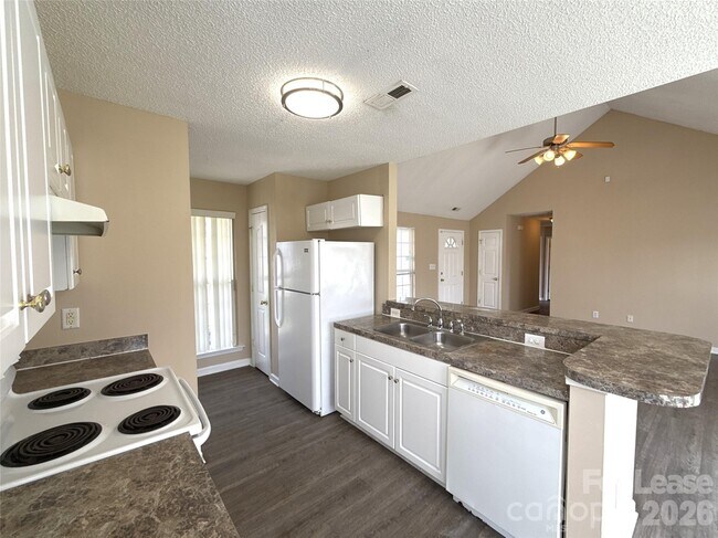 Building Photo - 507 Shafter Ct