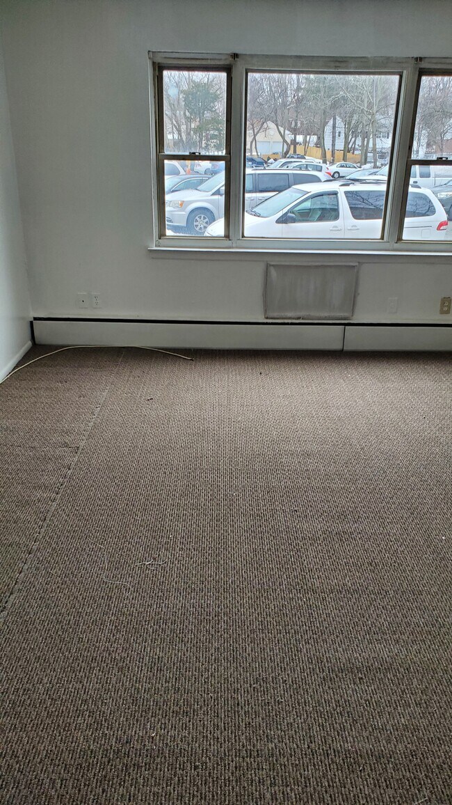 Building Photo - 175 N Main St