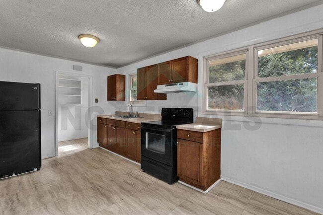 Building Photo - 1200 Blackmoor Rd