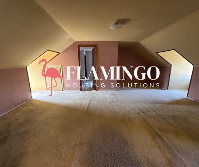 Building Photo - “Massive 8-Bedroom Home in Dayton – Rare Multi-Level Living Space”