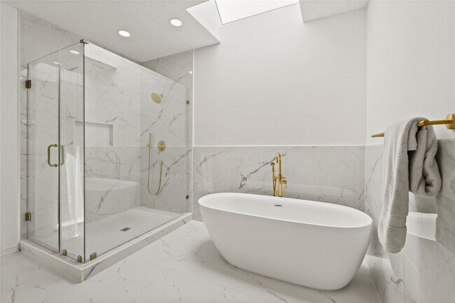 Building Photo - 1714 Plantation Dr