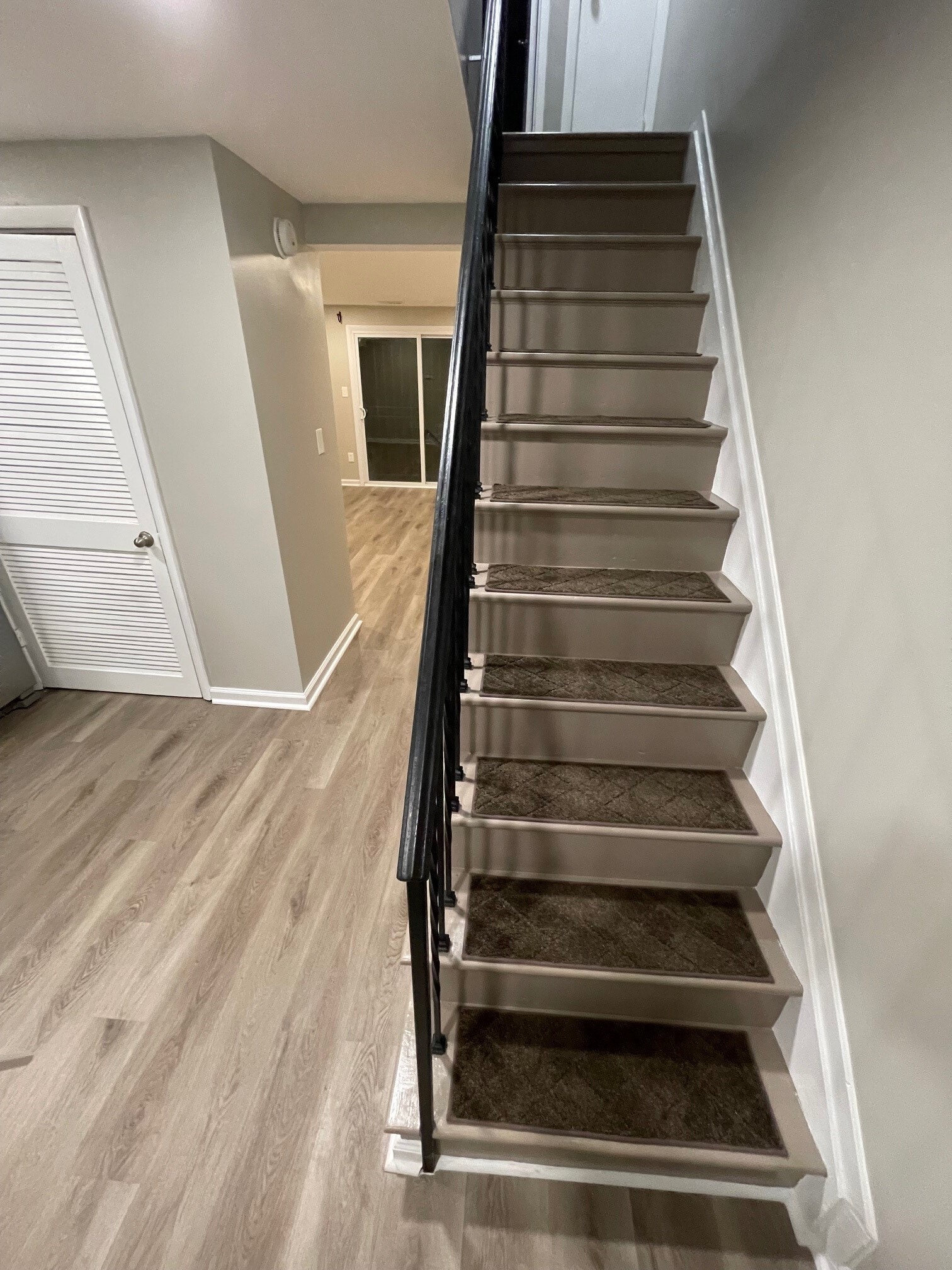 Building Photo - 1900 Dutch Village Dr