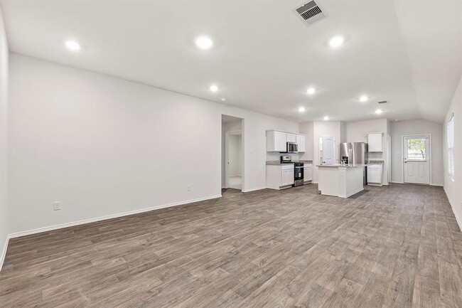Building Photo - 280 Granary Dr