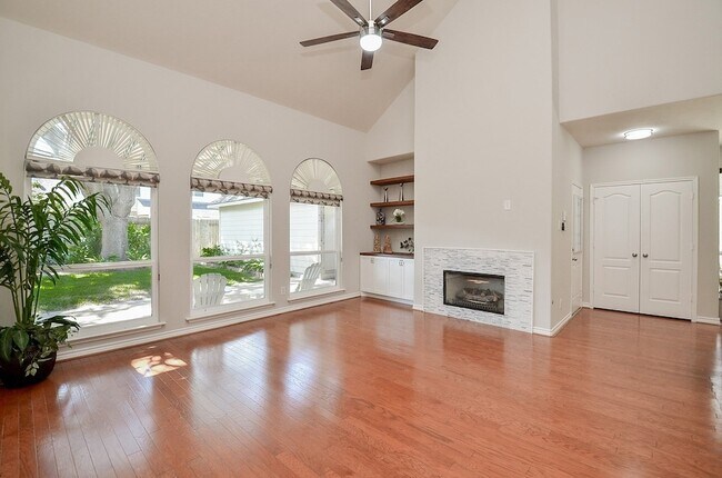 Building Photo - 406 Sterling Heights Ln
