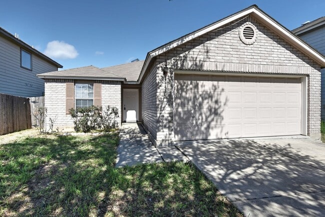 Building Photo - GREAT SINGLE STORY HOME  |  DECK REDONE CL...
