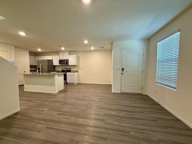 Building Photo - BRAND NEW 3 BED 2.5 BATH 2 CAR GARAGE TOWN...