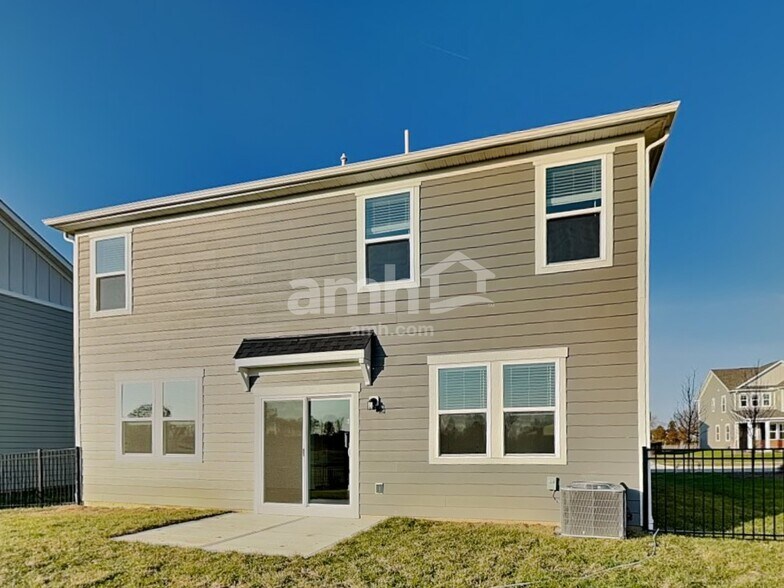 Building Photo - 9127 Henley Ave