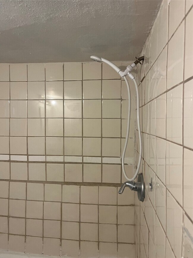 Building Photo - 127 Burbank Ave