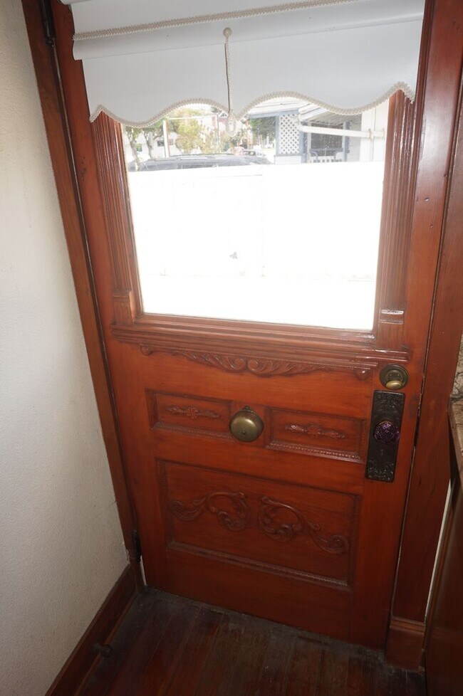 Building Photo - Stunning Historical Home in Old Towne Orange Near Chapman University