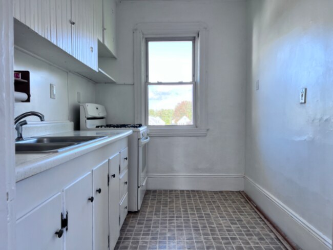 Building Photo - 32 Alpine Ave